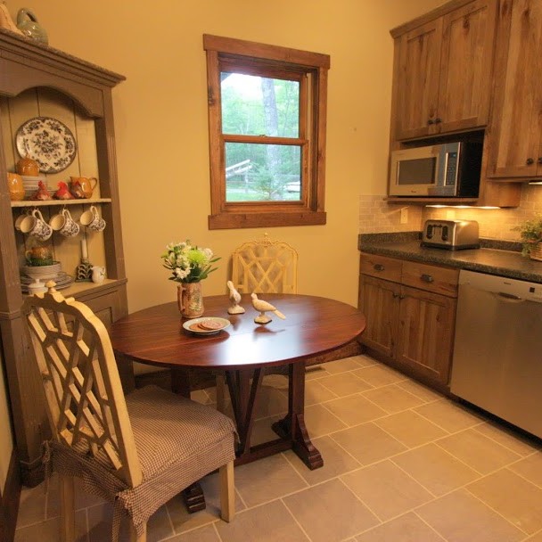 Small rustic kitchen and dining area design